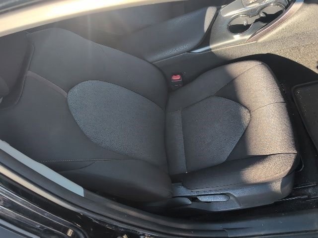 Used 2018 Toyota Camry LE w/ Moonroof Package image 11