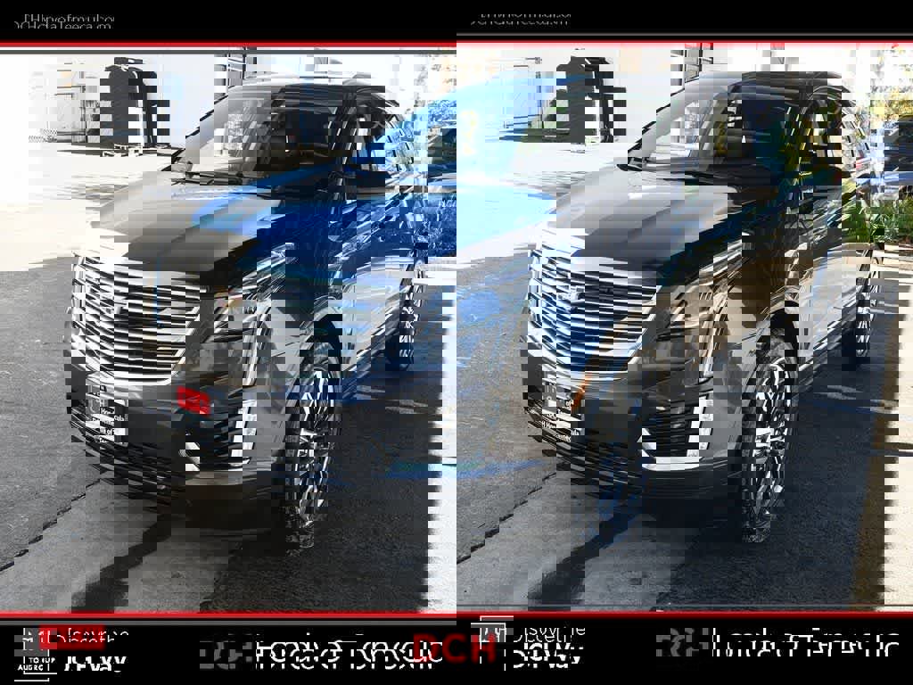 Used 2017 Cadillac XT5 Premium Luxury image 1