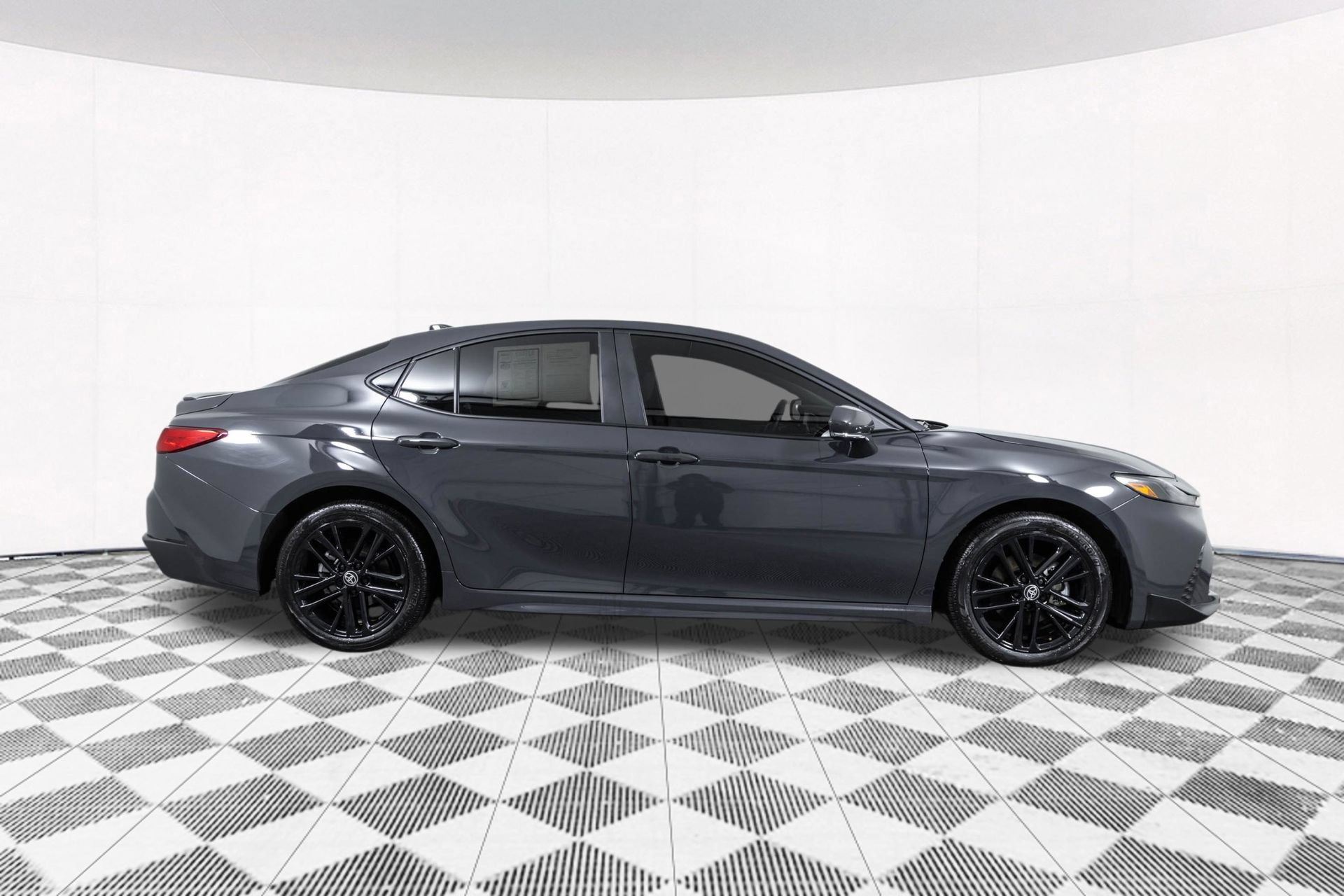 Used 2025 Toyota Camry SE AWD/4WD image 20