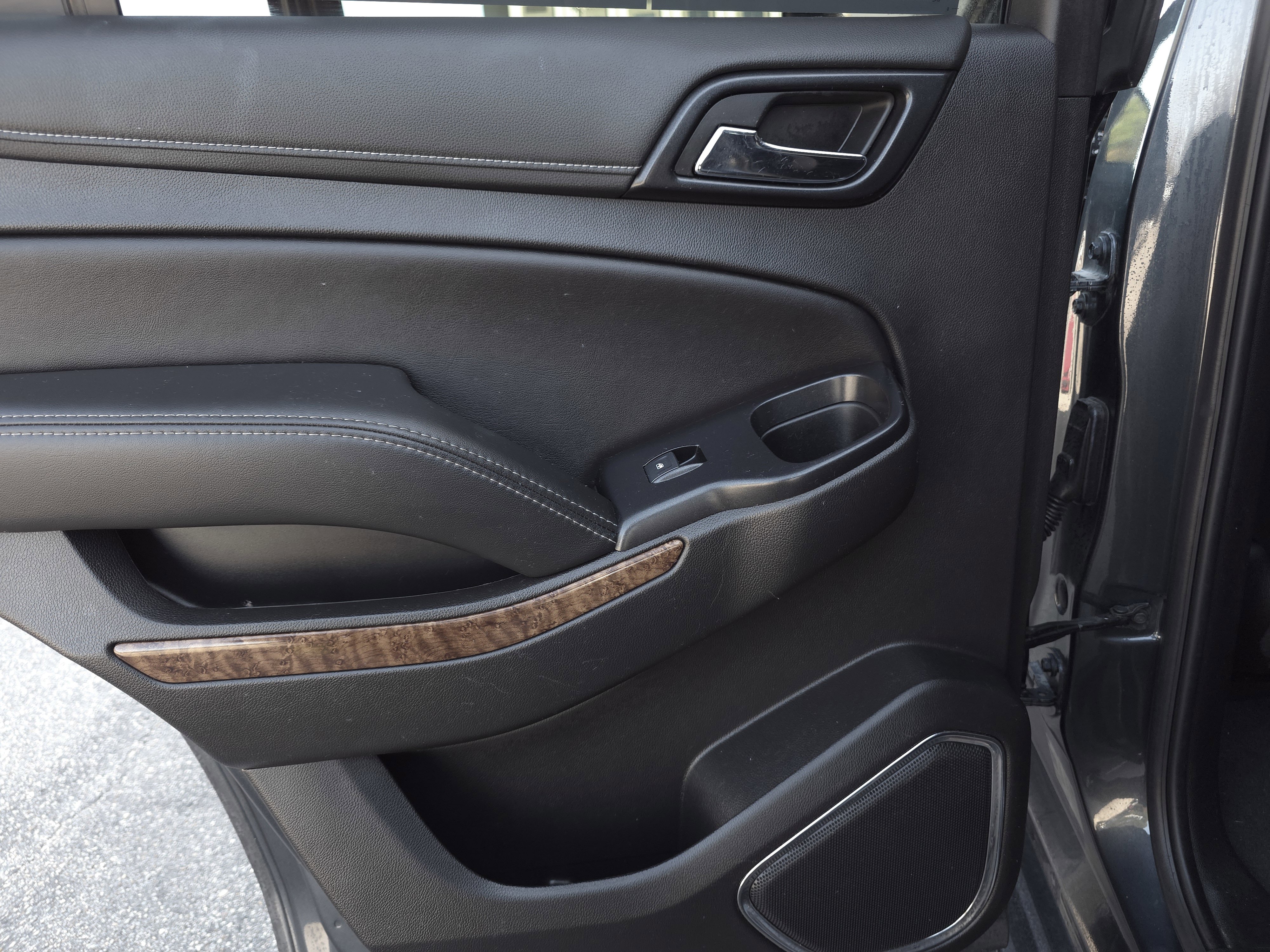 Used 2020 Chevrolet Tahoe Premier w/ RST 6.2L Performance Edition image 33