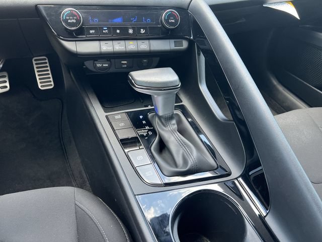 Certified 2025 Hyundai Elantra SEL FWD image 25