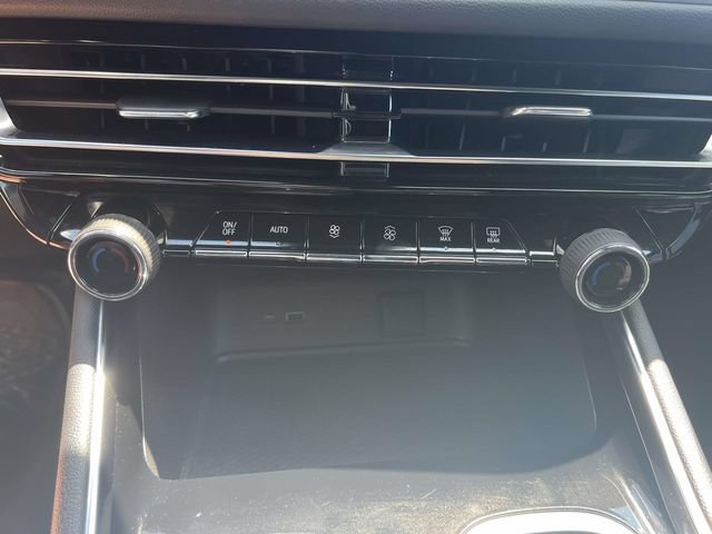 Used 2024 Chevrolet Traverse LS FWD image 31