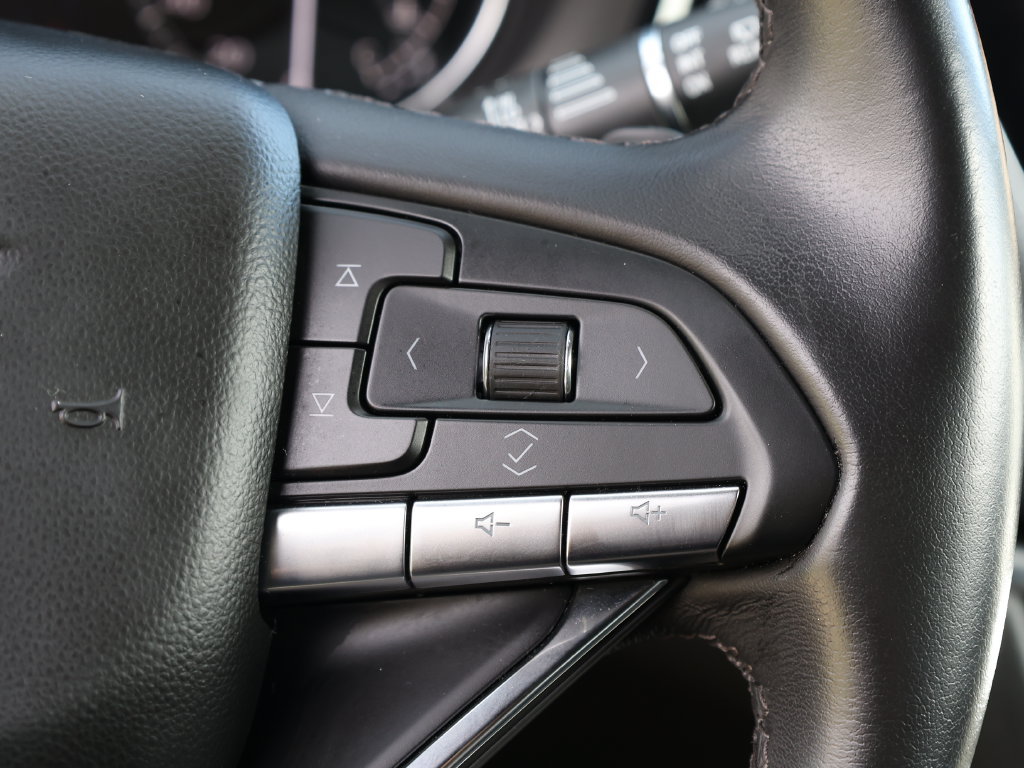 Used 2025 Cadillac XT6 Luxury FWD image 40