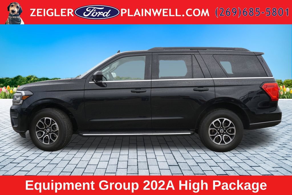 Used 2022 Ford Expedition XLT AWD/4WD image 2