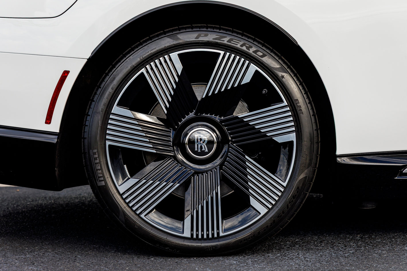 Used 2024 Rolls-Royce Spectre w/ Spectre Launch Package image 27