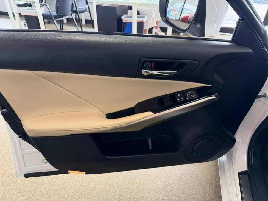 Used 2014 Lexus IS 250 w/ Premium Package RWD image 18