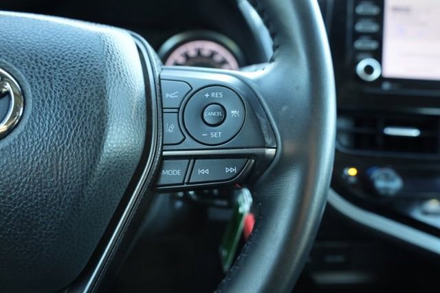 Used 2024 Toyota Camry SE image 25