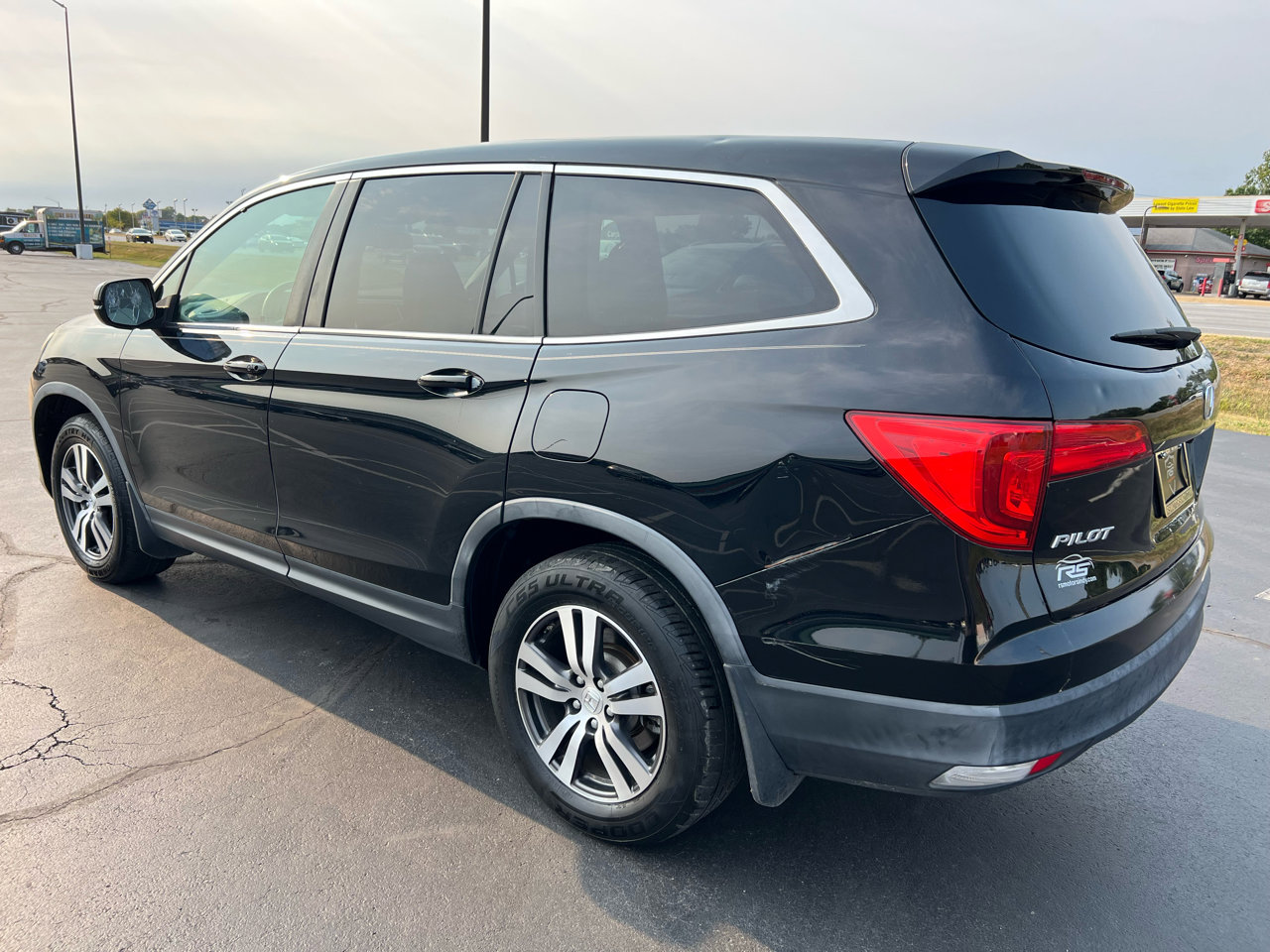 Used 2017 Honda Pilot EX-L image 4
