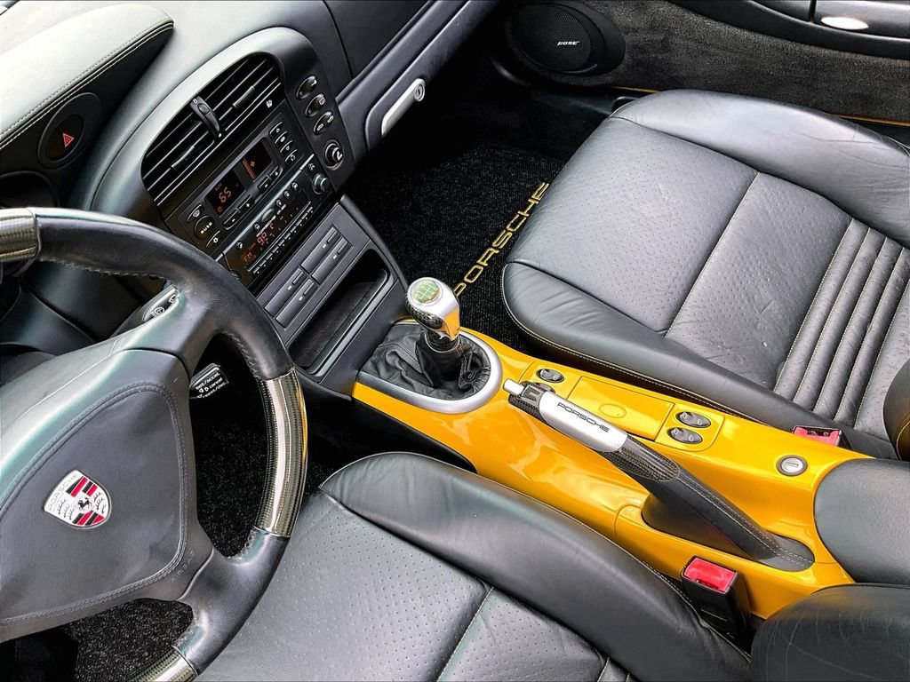 Used 2002 Porsche 911 Carrera RWD image 17