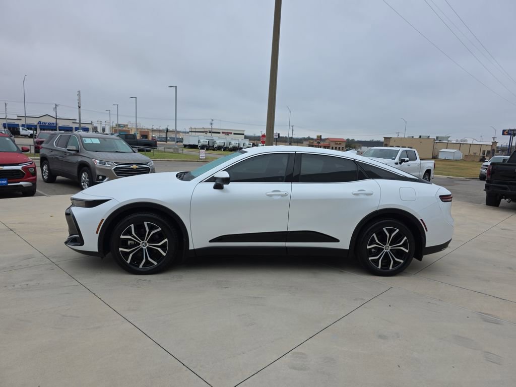 Used 2023 Toyota Crown XLE image 4