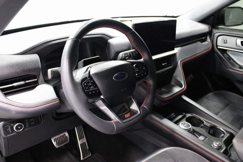 Certified 2025 Ford Explorer ST image 26