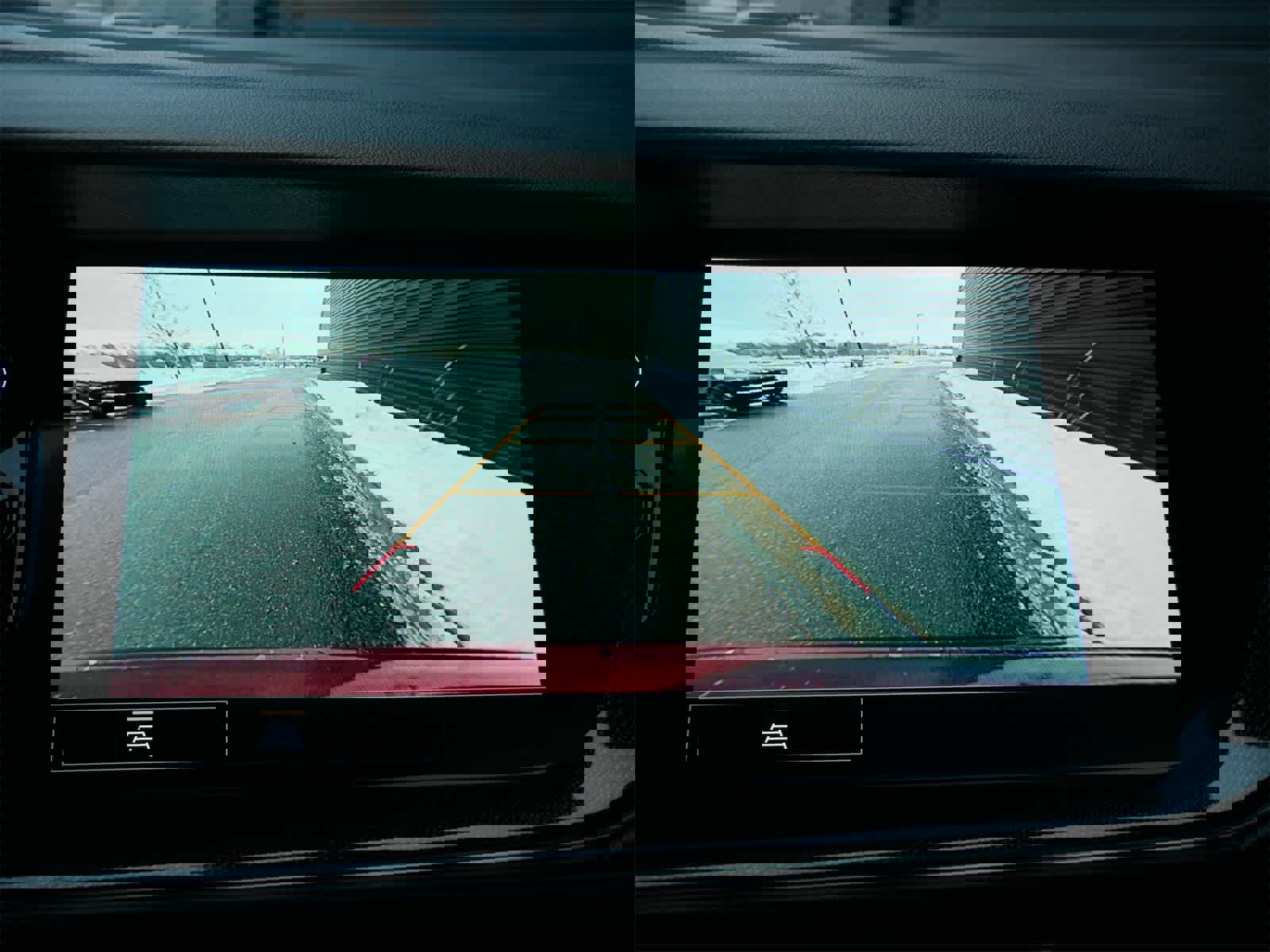 Used 2023 Buick Envision Essence w/ Sport Touring Package image 22