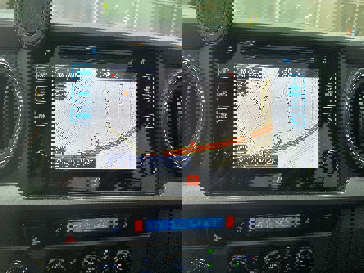 Used 2017 Toyota Tacoma TRD Off-Road image 10