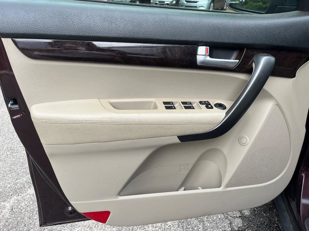Used 2014 Kia Sorento LX FWD image 14