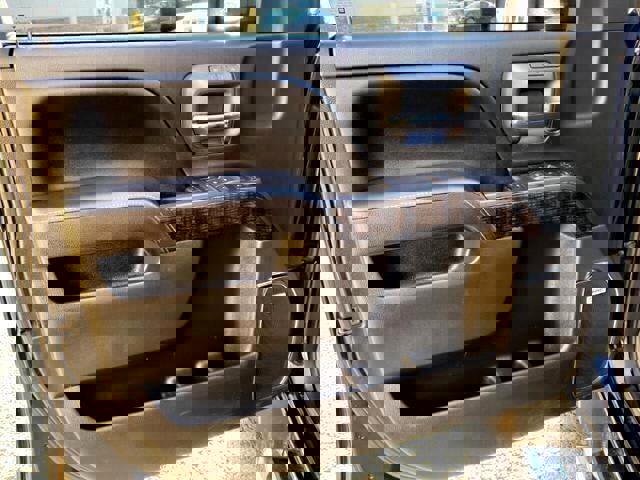 Used 2015 GMC Sierra 3500 Denali w/ Duramax Plus Package image 32