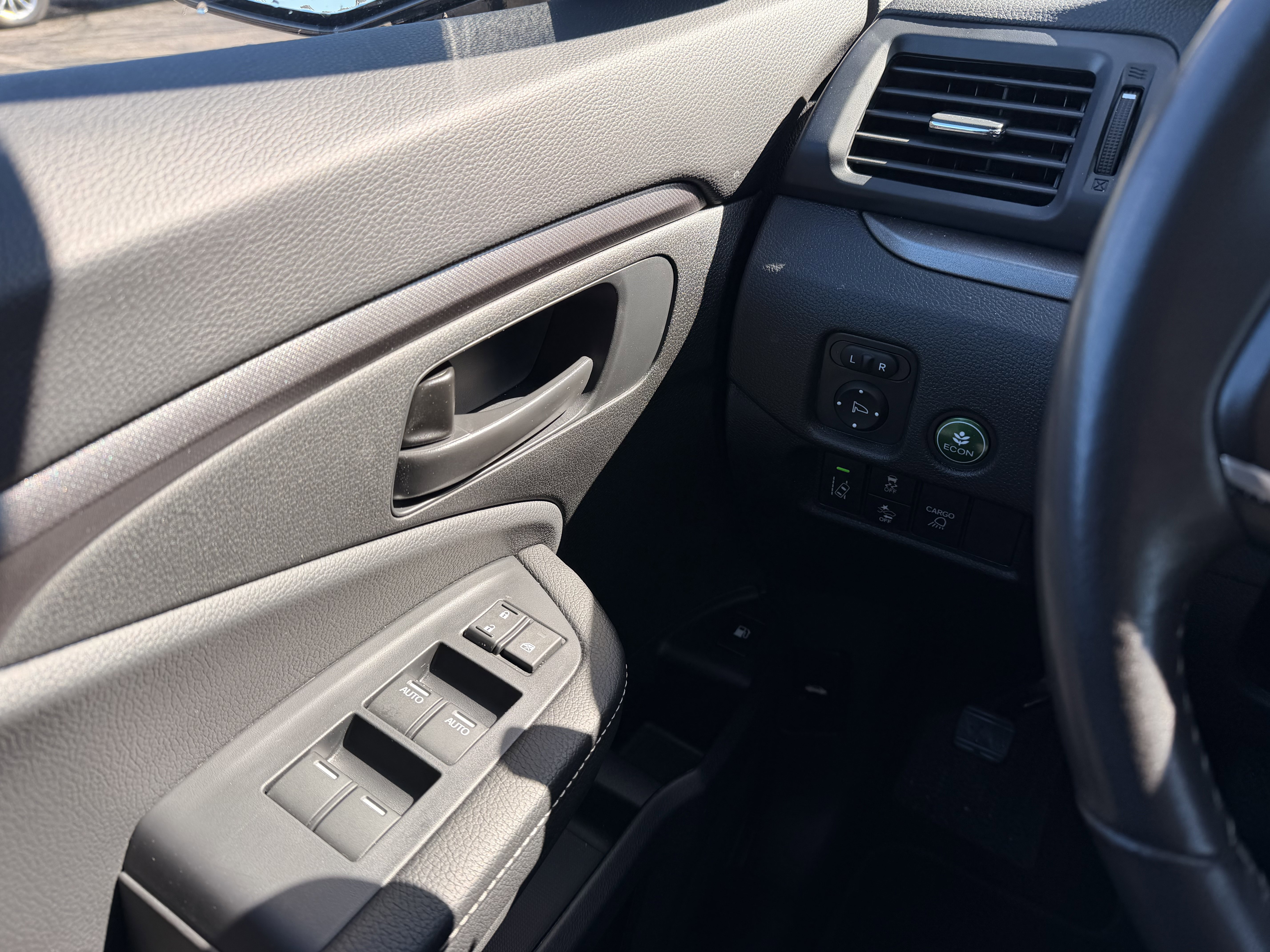 Used 2025 Honda Ridgeline Sport image 21