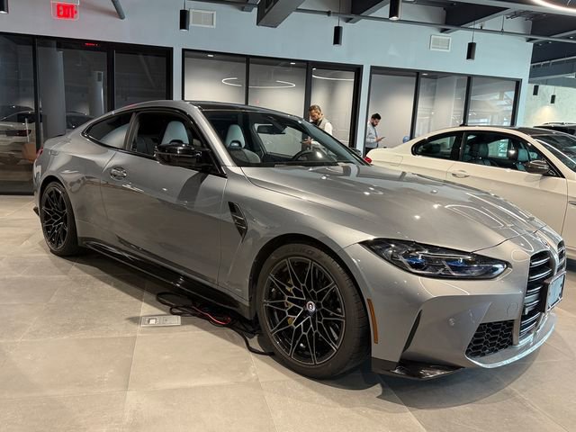 Used 2023 BMW M4 Competition w/ Executive Package RWD image 3