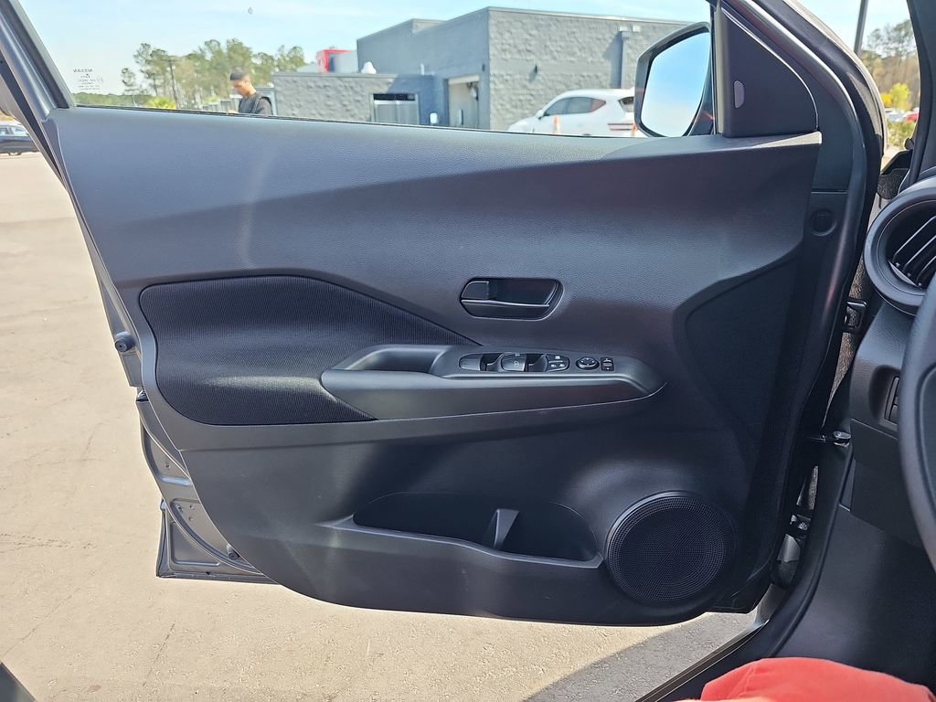 Used 2025 Nissan Kicks Play S image 28