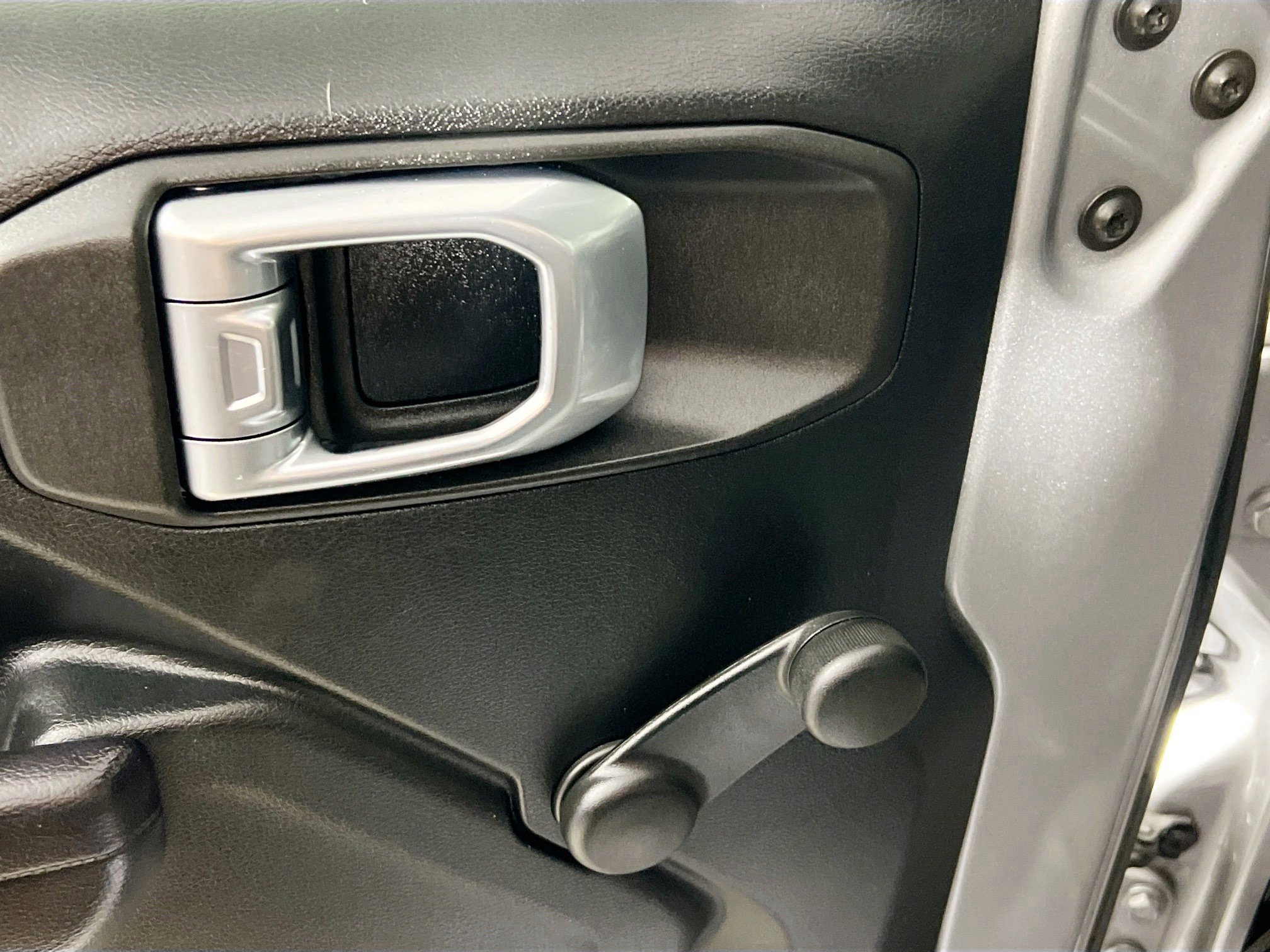 Used 2018 Jeep Wrangler Sport AWD/4WD image 15