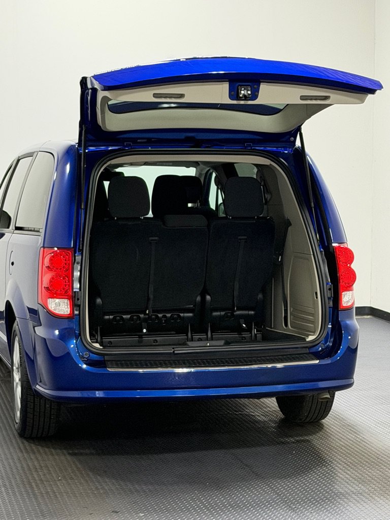 Used 2018 Dodge Grand Caravan SE w/ UConnect Hands-Free Group FWD image 13