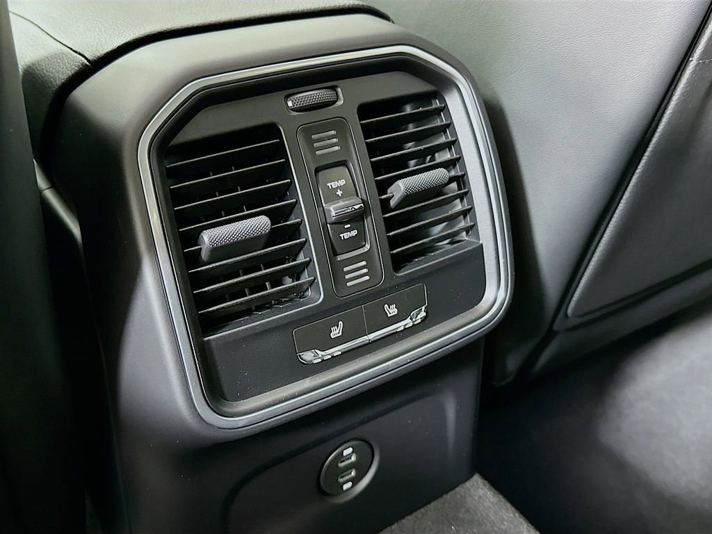 New 2026 Porsche Macan S image 27