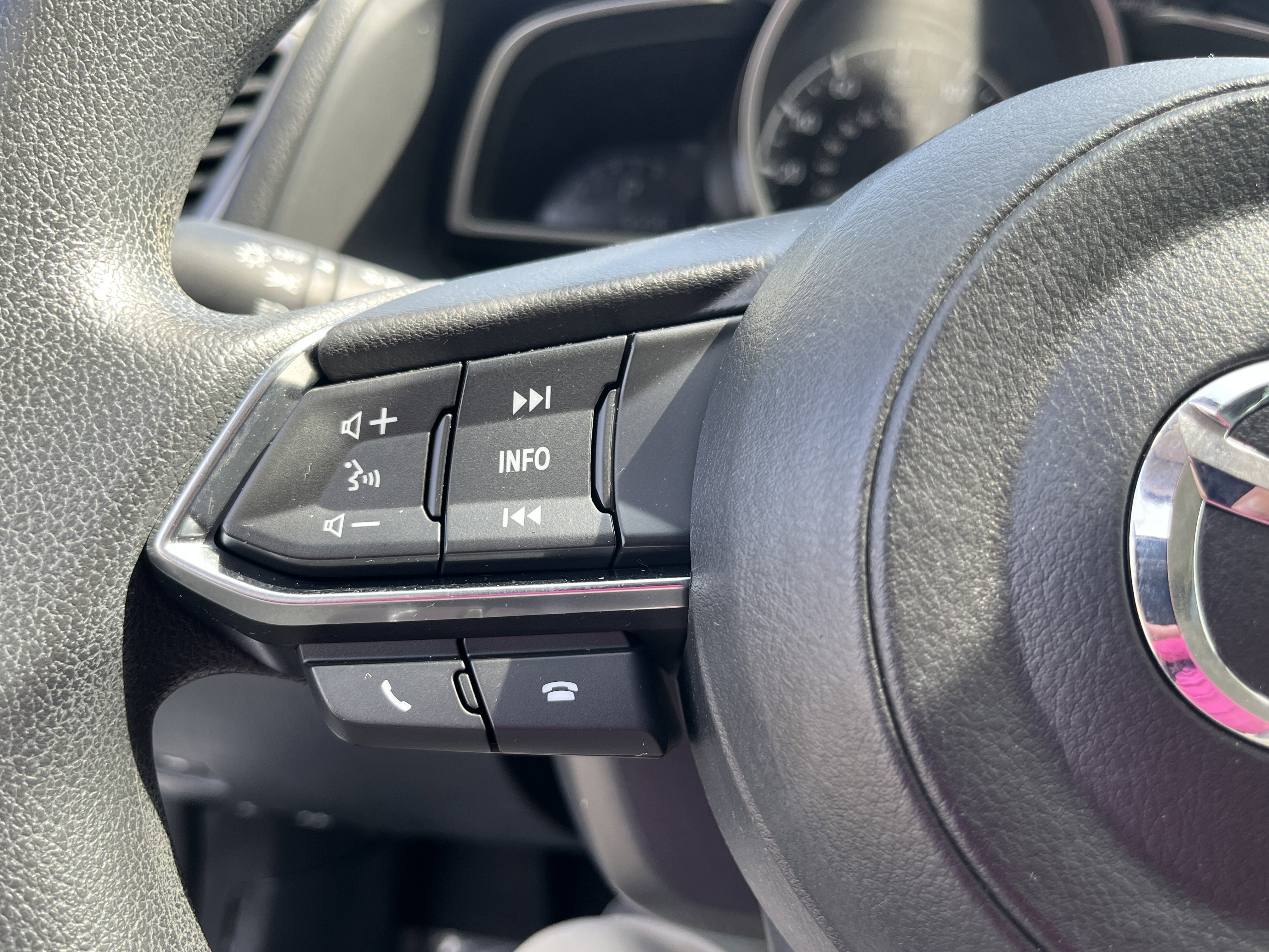 Used 2018 MAZDA MAZDA3 Sport FWD image 15