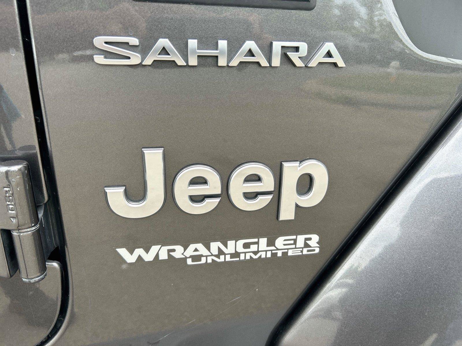 Used 2018 Jeep Wrangler Unlimited Sahara AWD/4WD image 12