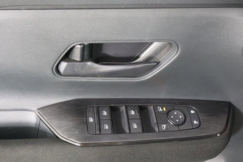 Used 2025 Nissan Kicks S image 22