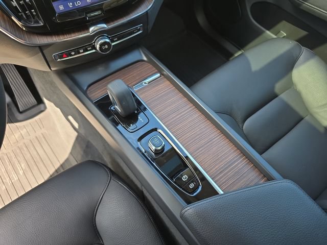 Used 2022 Volvo XC60 T8 Inscription Expression w/ Advanced Package AWD/4WD image 28