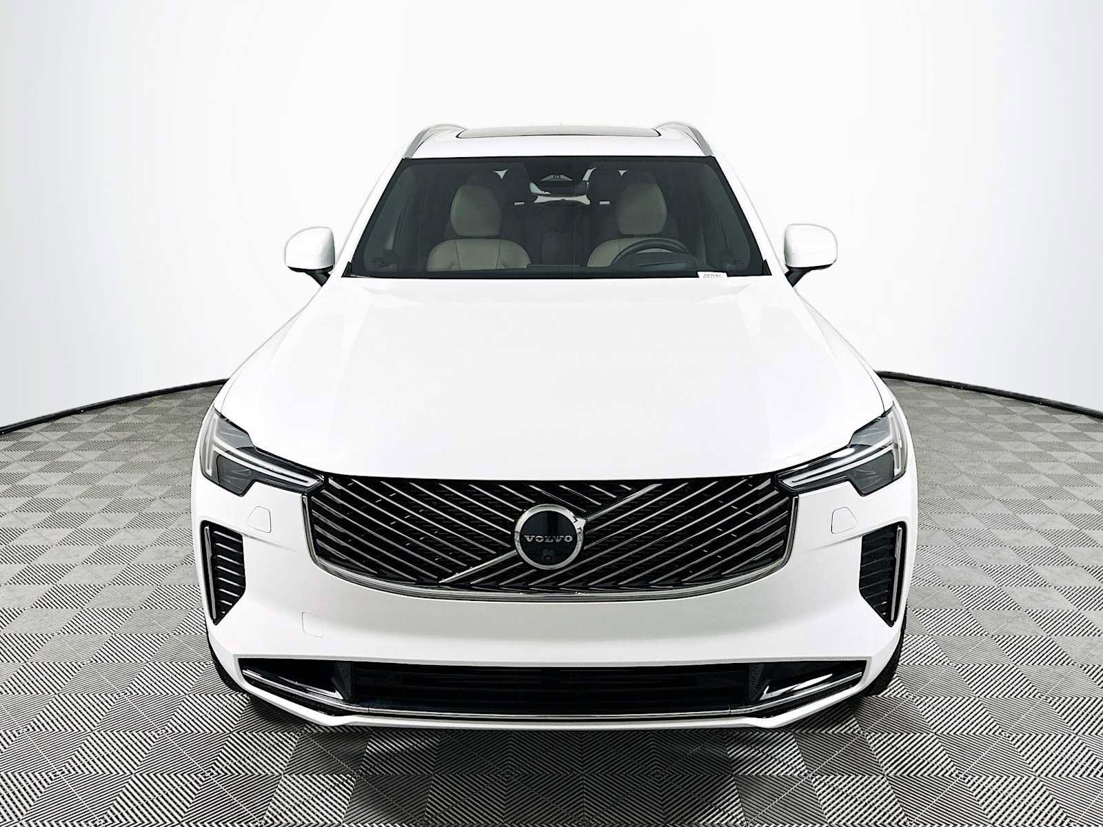 New 2026 Volvo XC90 T8 Ultra w/ Protection Package AWD/4WD image 2