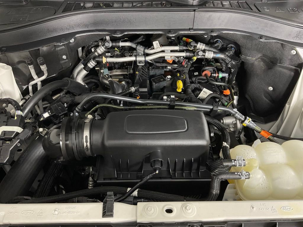 Used 2021 Ford Explorer XLT w/ Equipment Group 202A image 9