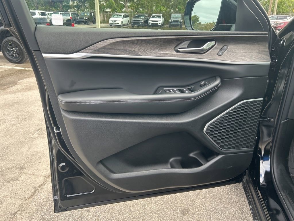 New 2026 Jeep Grand Cherokee Limited image 35