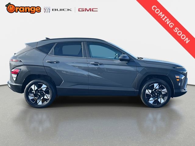 Used 2025 Hyundai Kona SEL image 2