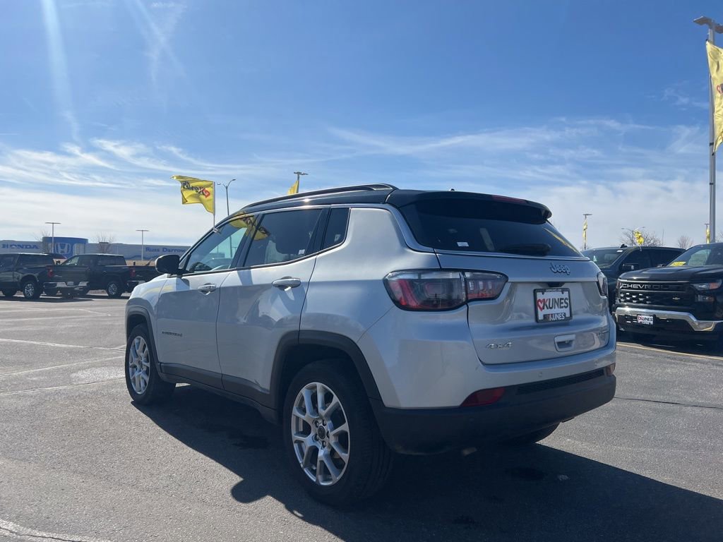 Used 2025 Jeep Compass Limited image 6