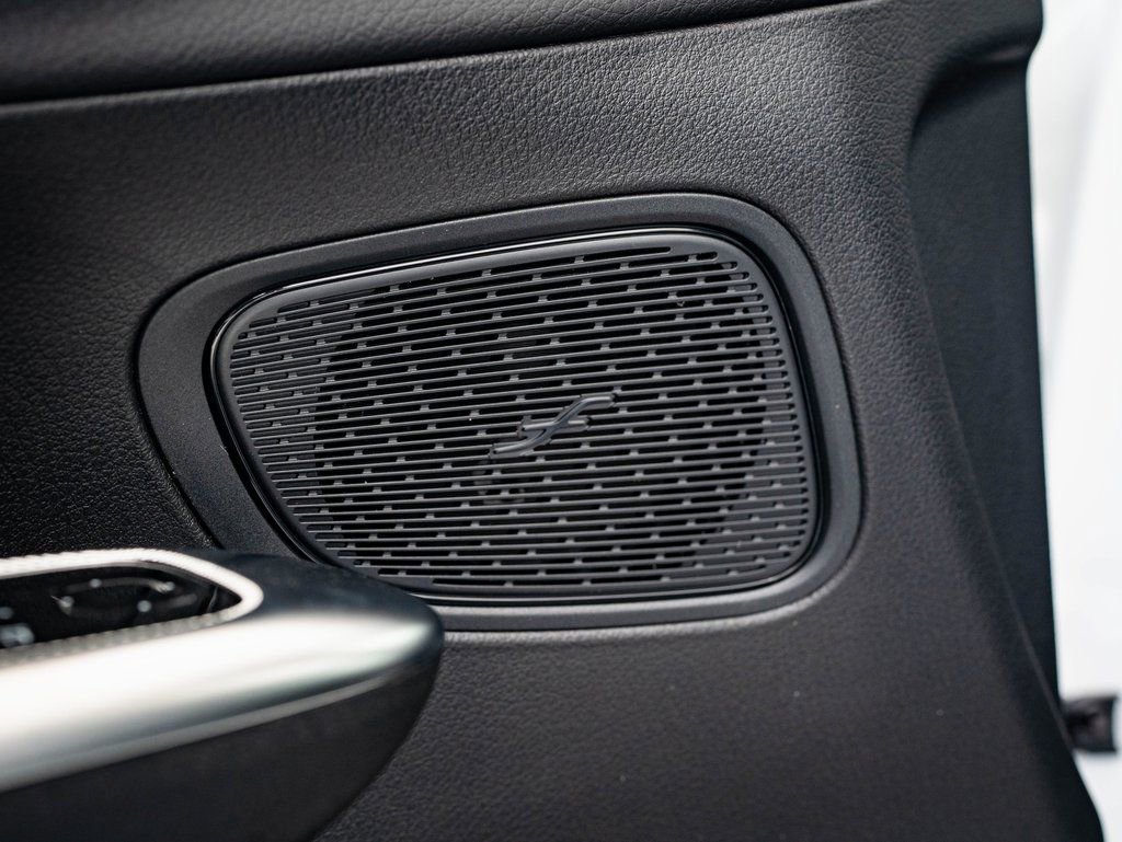 Used 2025 Mercedes-Benz GLC 300 4MATIC image 24