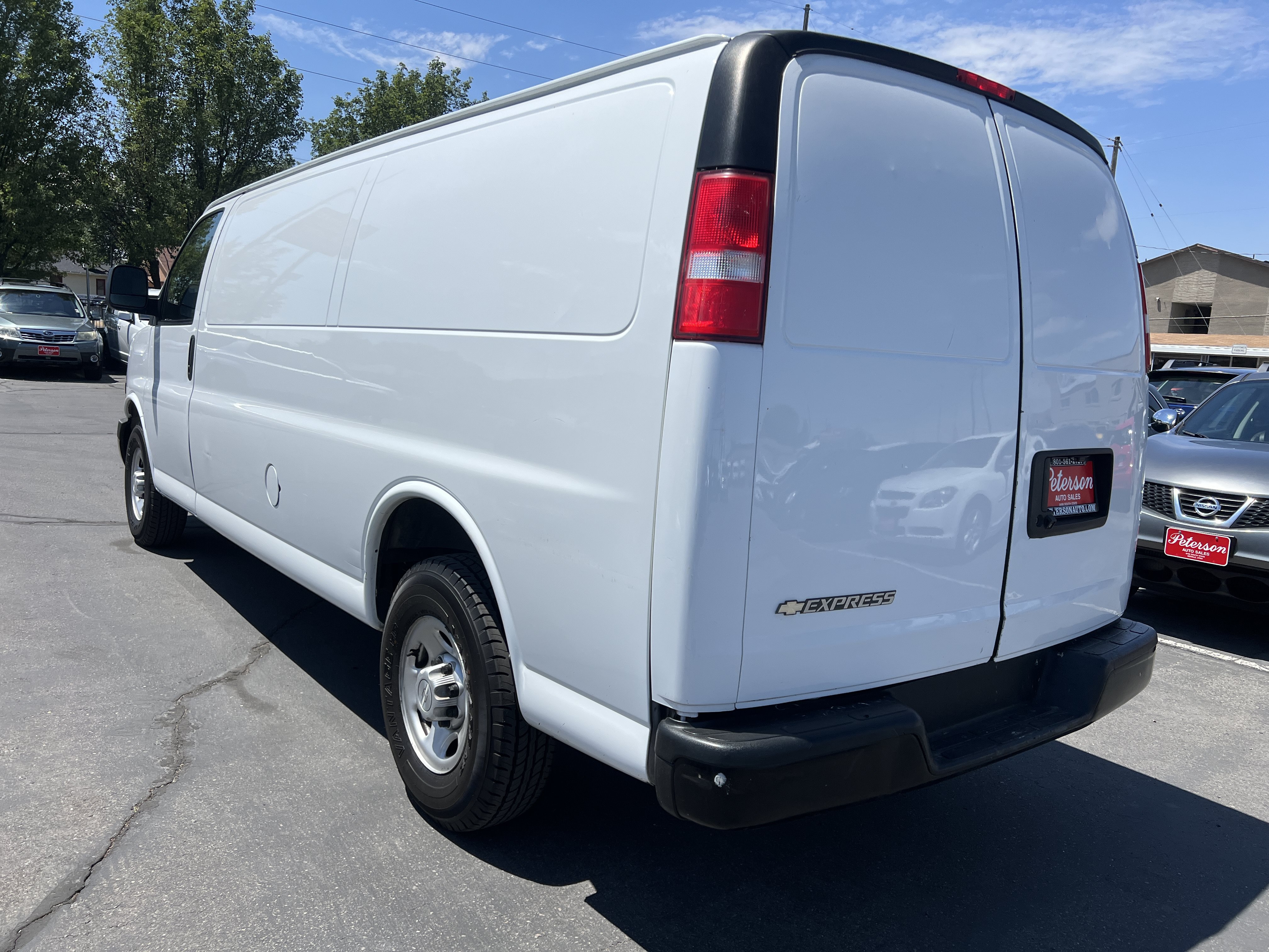 Used 2019 Chevrolet Express 2500 Extended RWD image 7