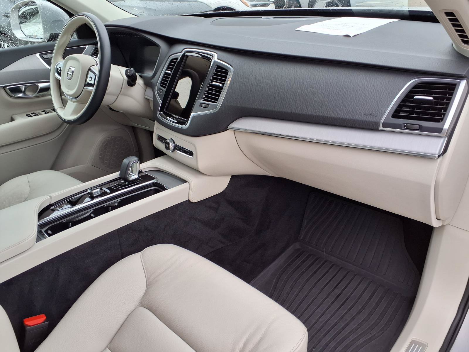 Used 2025 Volvo XC90 B5 Core w/ Protection Package Premier AWD/4WD image 10
