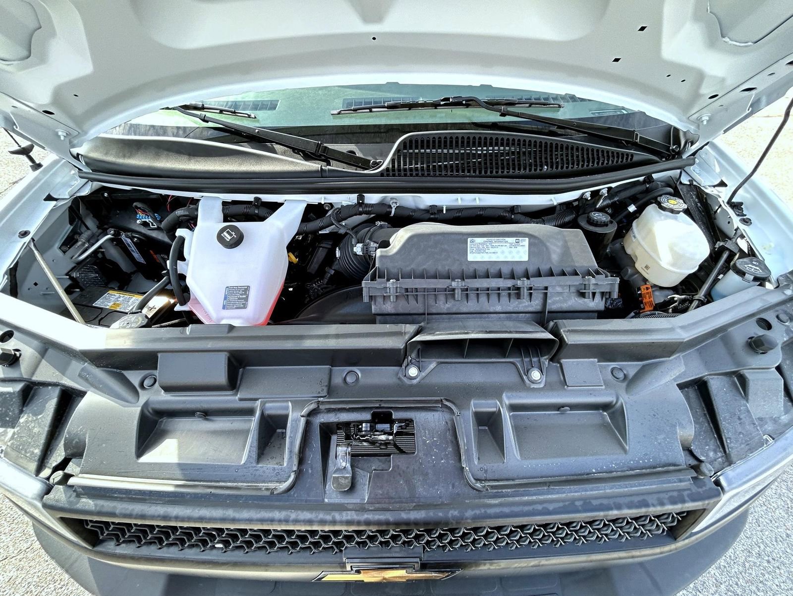 New 2025 Chevrolet Express 2500 Work Van w/ Safety Package RWD image 23