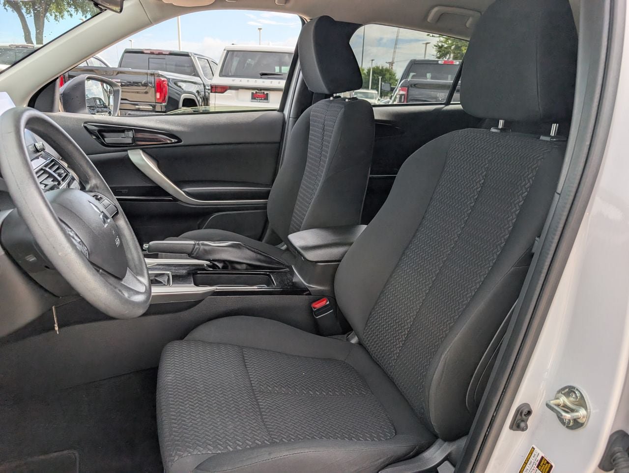 Used 2022 Mitsubishi Eclipse Cross LE AWD/4WD image 26
