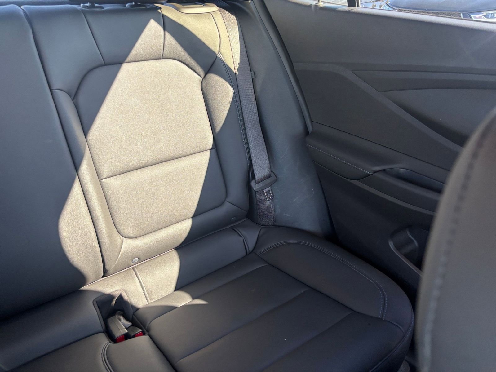 Used 2025 Buick Envista Sport Touring image 36