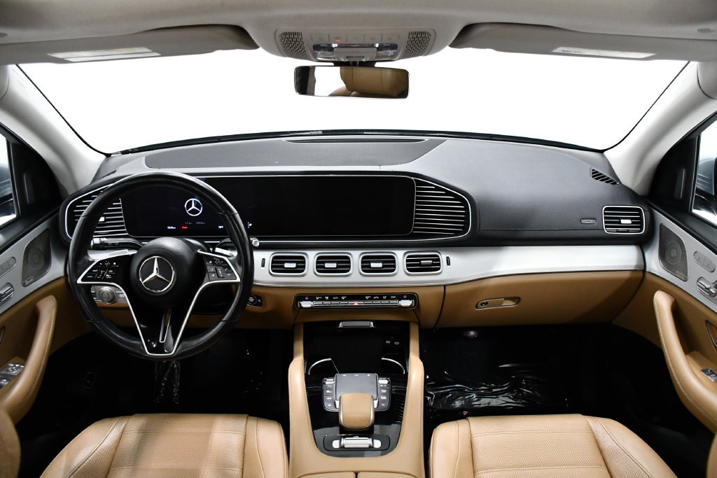 Certified 2024 Mercedes-Benz GLS 450 4MATIC w/ Exclusive Trim Package image 8