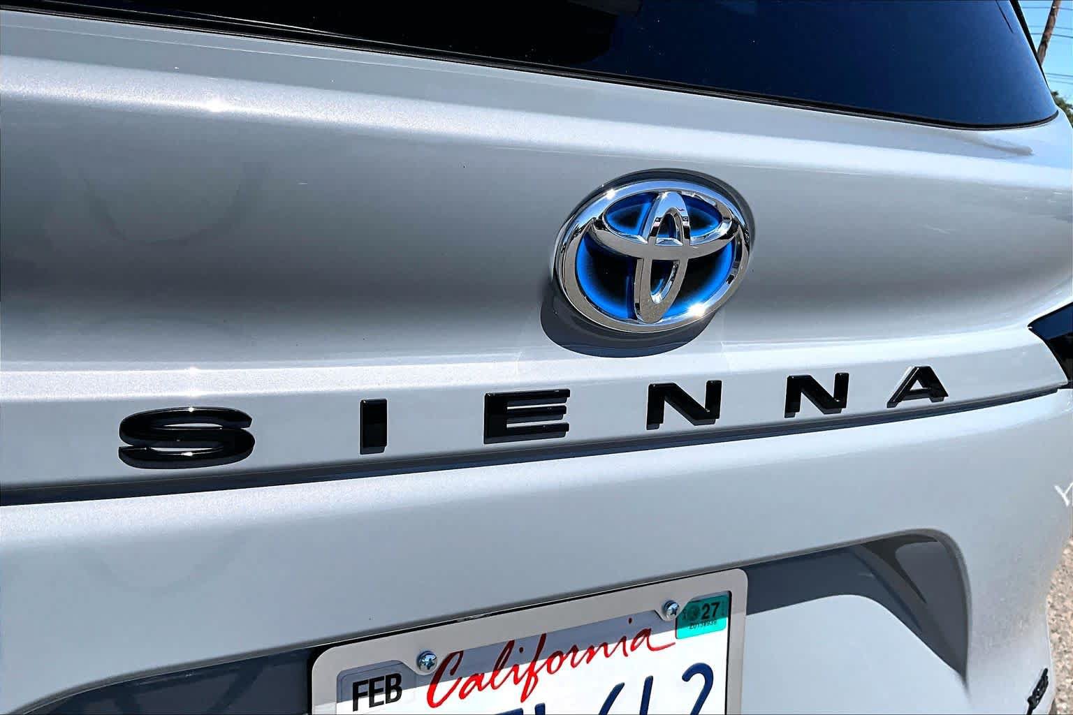 Certified 2025 Toyota Sienna XSE AWD/4WD image 30