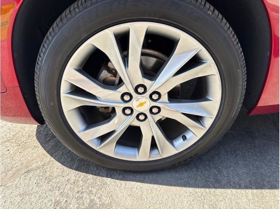 Used 2019 Chevrolet Blazer Premier w/ Sun and Wheels Package FWD image 12