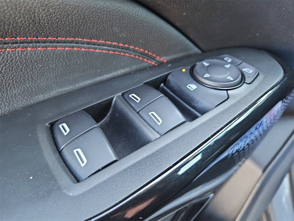 Used 2024 Chevrolet Trax RS w/ Sunroof Package image 32