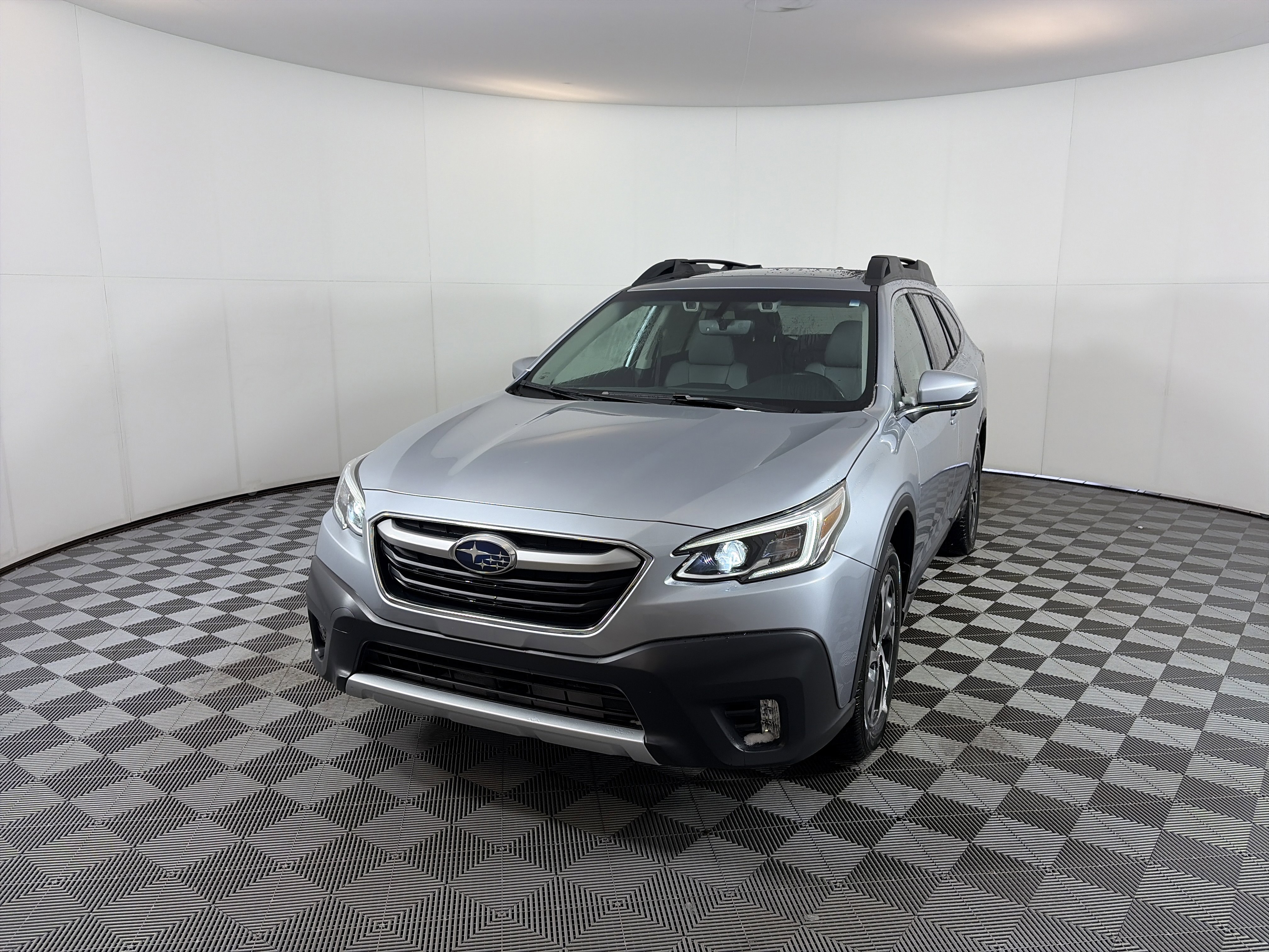 Used 2021 Subaru Outback Limited image 2