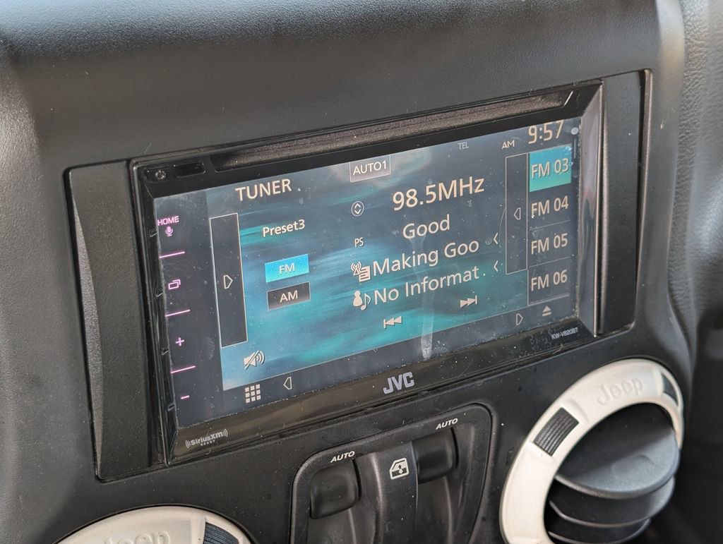 Used 2012 Jeep Wrangler Sahara image 25