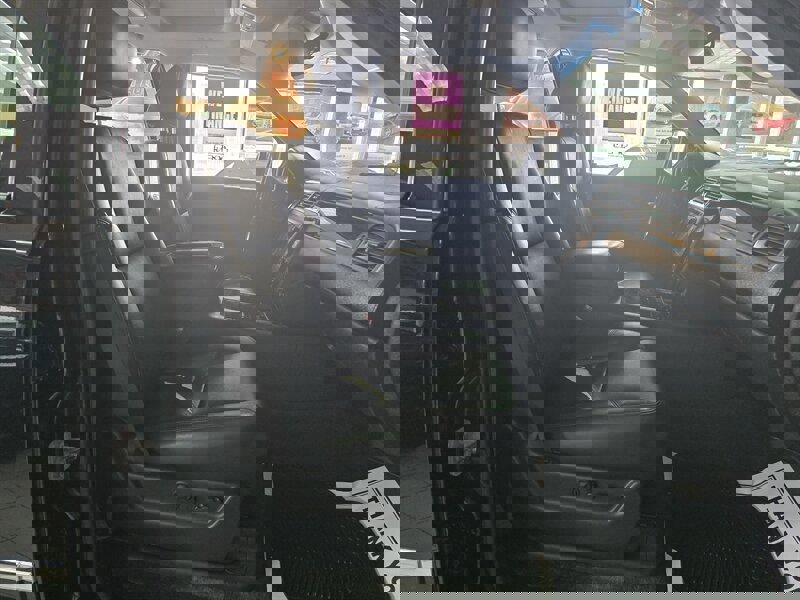 Used 2013 GMC Yukon XL Denali image 17