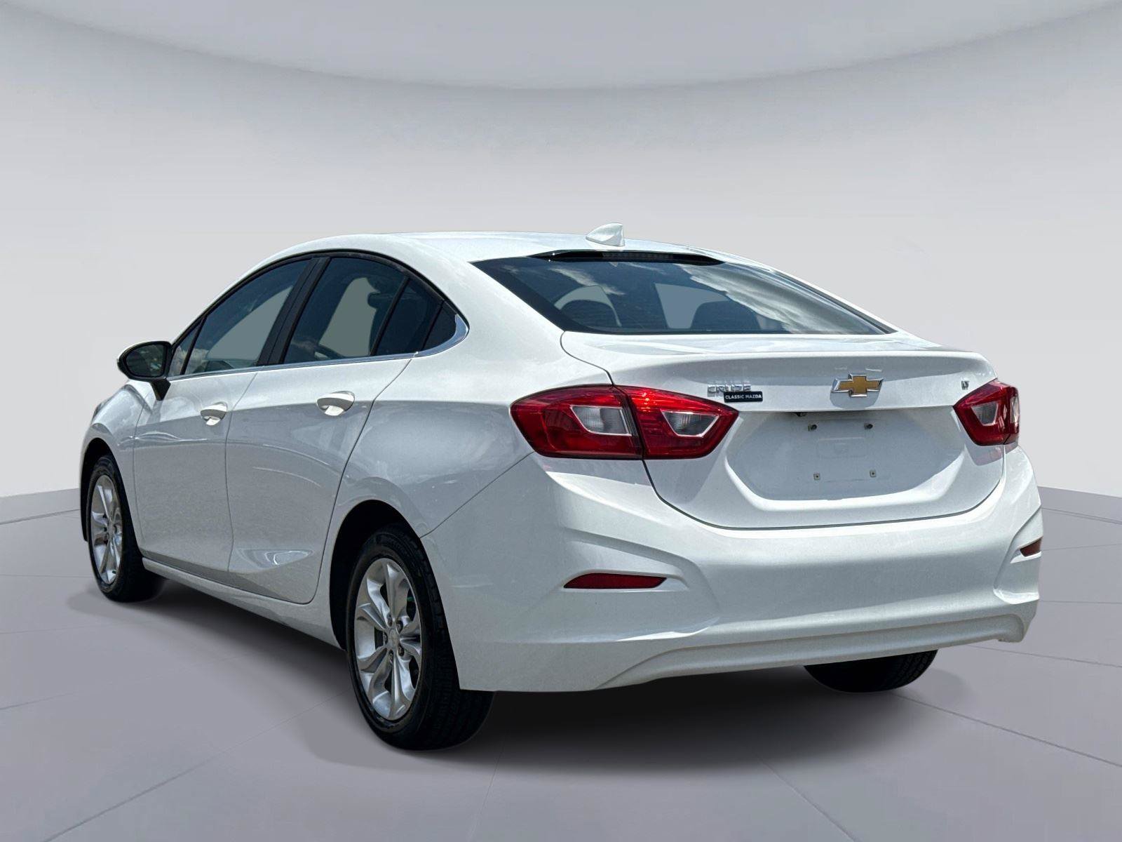 Used 2019 Chevrolet Cruze LT FWD image 5