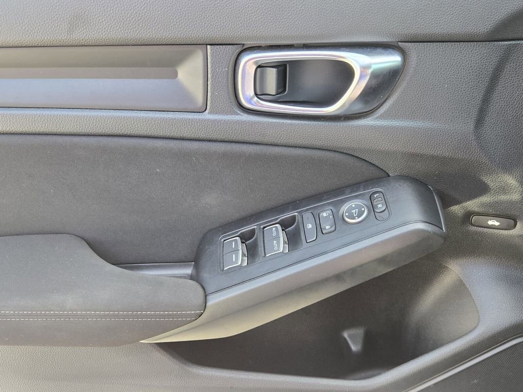Used 2025 Honda Civic Sport image 26