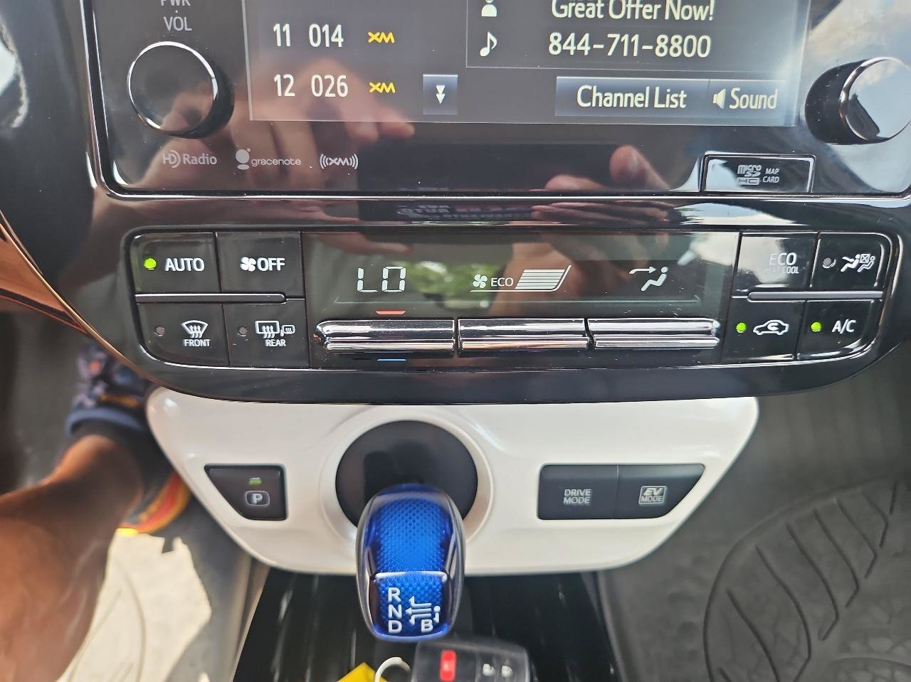 Used 2017 Toyota Prius Three Touring FWD image 34